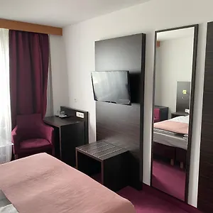 3* Szálloda Montree